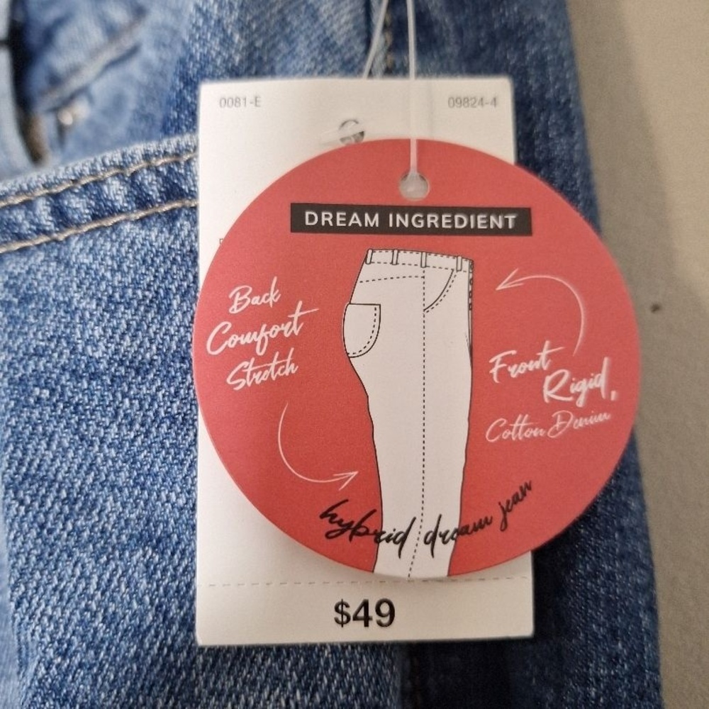 YMI DREAM Hybrud Denim Distressed Cuffed Mom Jeans Size 13/31 - Picture 7 of 10